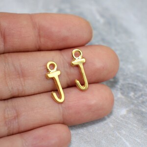 Pingente J inicial banhado a ouro, pingente de letra de metal de 16 mm, pingentes de alfabeto 5 peças / GPL-1J