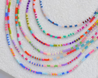 Gargantilla delicada de cuentas de semillas de colores, collar de cuentas arcoíris