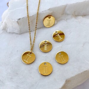 2 pcs Gold Plated Initial Pendants, 10mm Round Brass Letter I Charm / GPL-7I