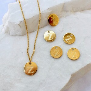 2 pcs Gold Plated Initial Pendants, 10mm Round Brass Letter Z Charm / GPL-7Z