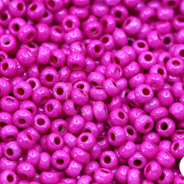 Bright Fuchsia Seed Beads, 8/0 (3mm) Czech Seed Beads 25 grams / GSB8-P06