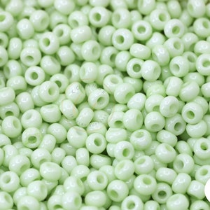 Tea Green Seed Beads, 8/0 (3mm) Czech Seed Beads 25 grams / GSB8-M21