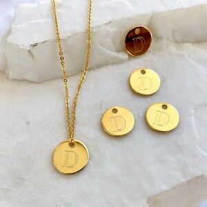2 pcs Gold Plated Initial Pendants, 10mm Round Brass Letter D Charm / GPL-7D