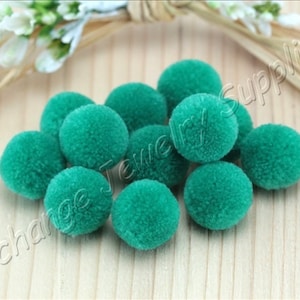Guarnição de pompom artesanal verde selva, pompons artesanais de algodão redondo bola de 15mm com anel de salto 10 peças/CPM-28