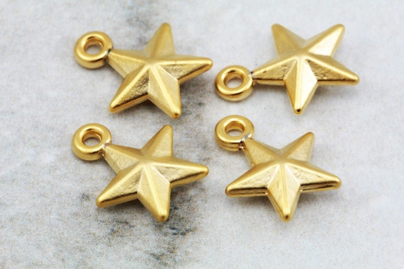 METAL STAR CHARM MATTE GOLD METAL STAR CHARM MATTE GOLD