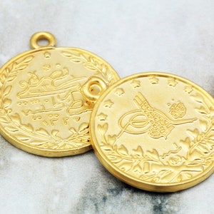 25mm Old Coin Pendants, Matte/Shiny Gold Plated Metal Replica Coins 3 pcs / GPY-241