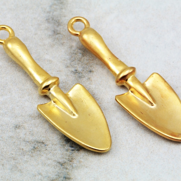 31mm Shovel Pendants, Matte Gold Plated Metal Charms 5 pcs / GPY-208