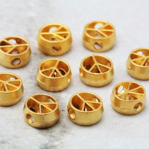 8mm Peace Charms, Matte Gold Plated Metal Peace Sign Beads 10 pcs / GPY-157