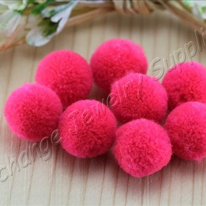 Guarnição de pompom artesanal rosa escuro, pompons artesanais de algodão redondo bola de 15 mm com anel de salto 10 peças / CPM-04