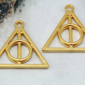 Gold Plated Triangle Pendant, 30mm Metal Triangle Pendant 5 pcs / GPY-338