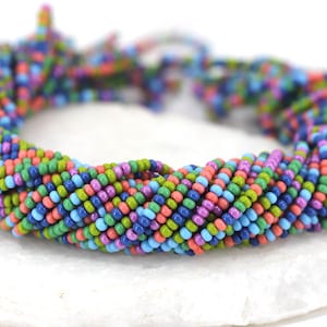 1 metro di fili di perline di semi multicolori, 11/0 (2,2 mm) perline di semi ceche colorate / GSB11-902