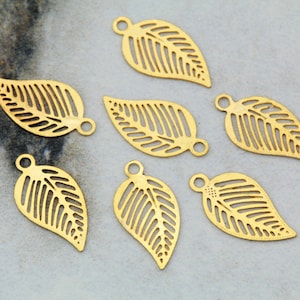 11mm Tiny Leaf Pendants, Matte Gold Plated Brass Charms 25 pcs / GPY-343