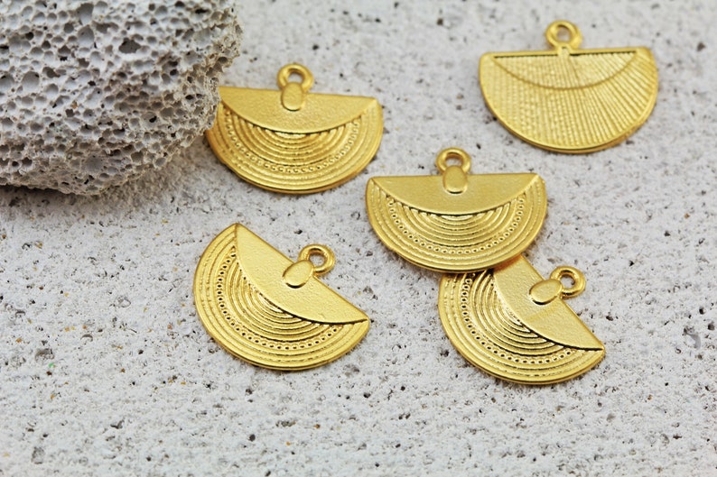 16mm Metal Half Moon Pendant Charm 4 pcs GPY-536 Gold Plated Aztec Pendant