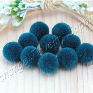 Guarnição de pompom artesanal azul gasolina, pompons artesanais de algodão redondos de bola de 15 mm com anel de salto 10 peças / CPM-56