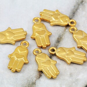 15mm Hamsa Pendants, Matte Gold Plated Metal Fatima Hand with Heart 10 pcs / GPY-450