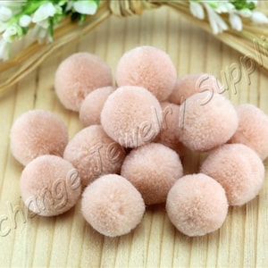 Guarnição de pompom artesanal rosa, pompons feitos à mão de algodão redondo bola de 15mm com anel de salto 10 peças / CPM-02