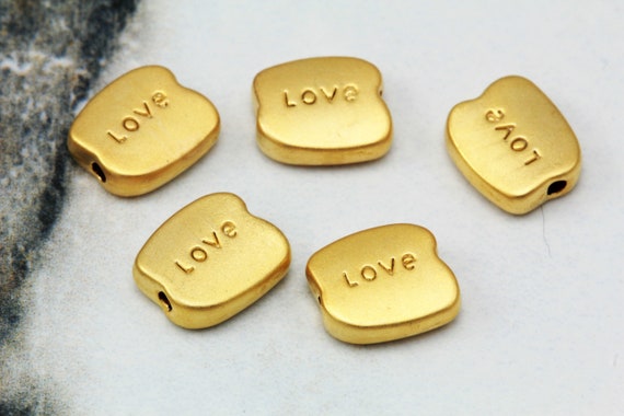 METAL LOVE CHARM MATTE GOLD METAL LOVE CHARM MATTE GOLD
