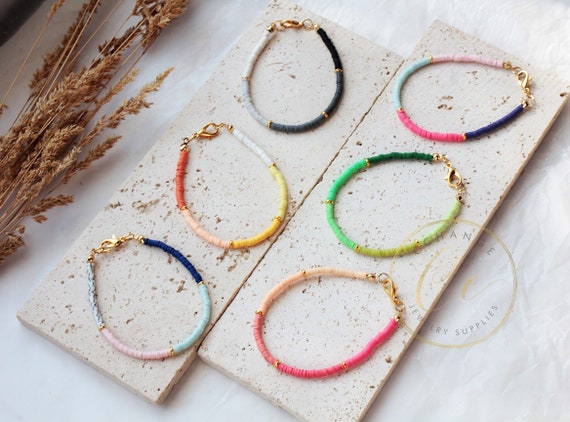 Heishi - Set di braccialetti da surfista, braccialetti colorati con