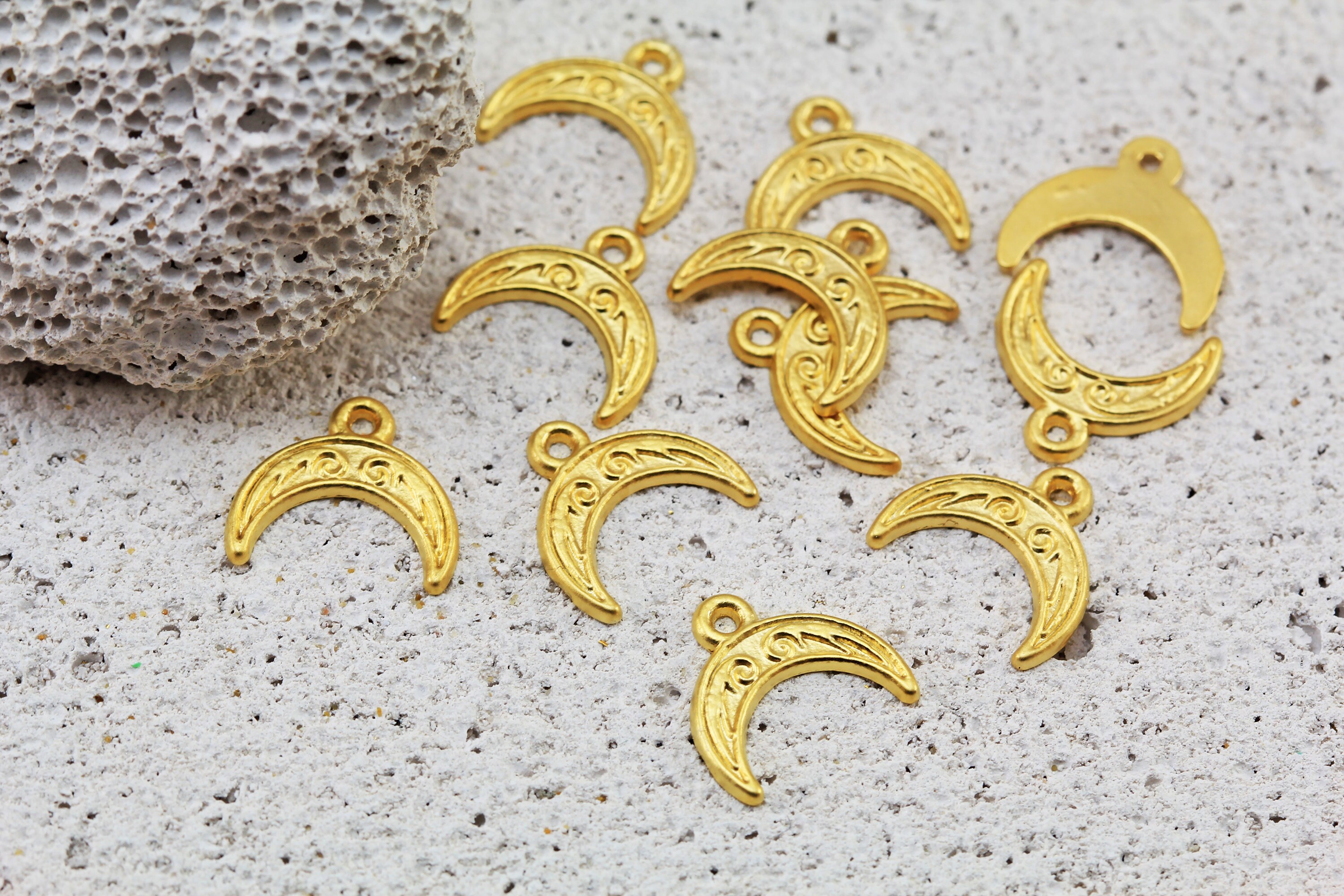 moon toromi ring/K18gold plated 11号 Gold Plated Moon Pendant, 11mm Metal Moon Crescent Pendant