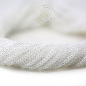 Frosted White Seed Beads, 11/0 (2.2mm) Czech Seed Beads 1 Full Hank / GSB11-M43
