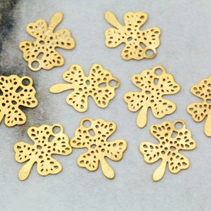 Gold Plated Clover Pendant, 9mm Brass Tiny Clover Flower Pendant 25 pcs / GPY-342