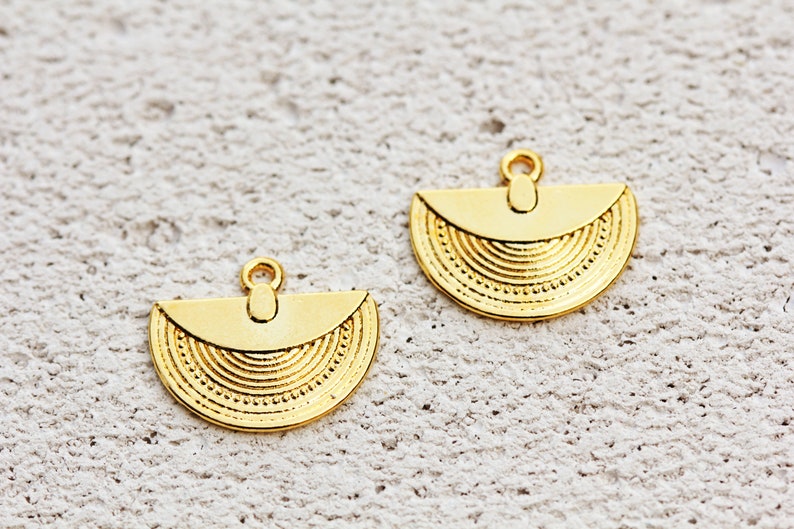 16mm Metal Half Moon Pendant Charm 4 pcs GPY-536 Gold Plated Aztec Pendant