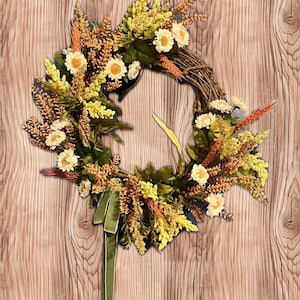 Couronne de vigne automnale rose pâle | Couronne Cottagecore | Fleurs séchées | Accroche-porte automne |