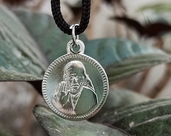 Ciondolo Sai Baba, ciondolo a doppia faccia, collana con ciondolo Om, ciondolo con divinità indù, ciondolo con ciondolo per collana, regalo fortunato