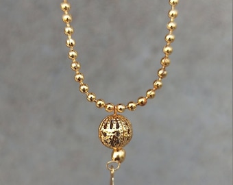 Collana con pallina dorata, collana con perline a pallina dorata, collana italiana con catena di perline a pallina in ottone dorato, ciondolo a pallina dorata, collana con bola d'angelo