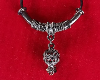 Collana tradizionale indiana placcata in argento, ciondolo tribale indiano placcato in argento ossidato, collana vintage placcata in argento, regalo unico