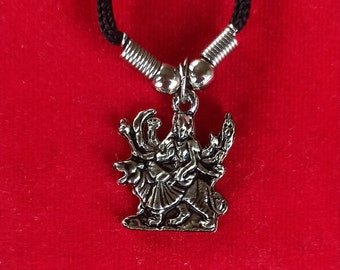 Ciondolo tribale della dea Mahavidhya Durga placcato in argento fatto a mano, ciondolo etnico Bhavani, ciondolo placcato in argento Durga Mata