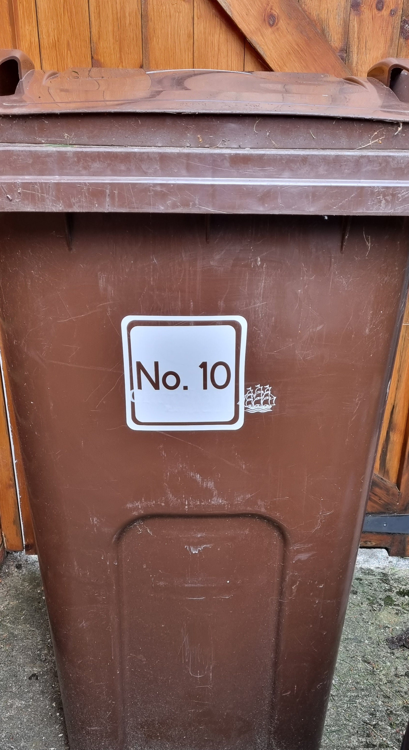 Personalised Wheelie Bin Stickers// Numbers for Wheelie Bins, Wheelie