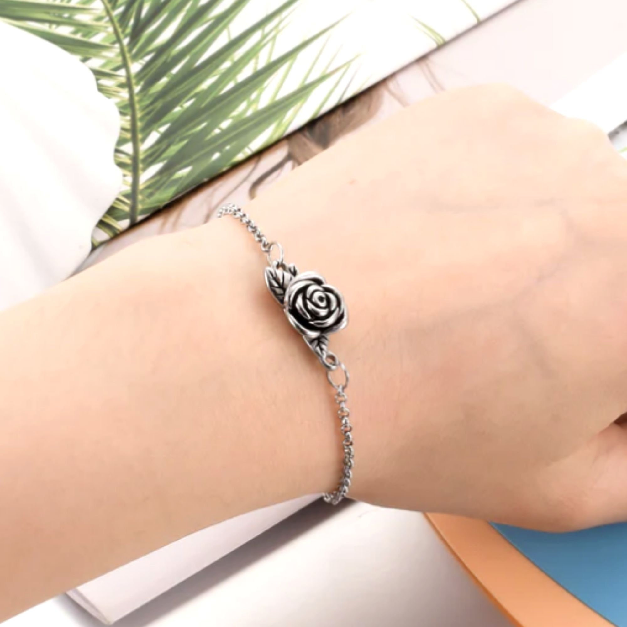 Bracciale Ricordo In Acciaio Inox Con Urna Per Ceneri – Design Rosa – Regolabile Da 18 A 24 Cm – Gioiello Commemorativo Per Donna
