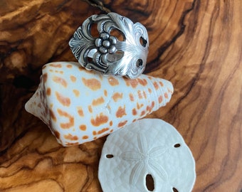 Vintage Handmade Spoon Ring Circa 1940 Viking Rose Pattern Silver Plated