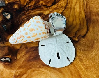 Vintage Handmade Classic Chunky Retro Spoon Ring Circa 1960's Oneida Community Flirtation Floral Pattern Silver Plated Size 9