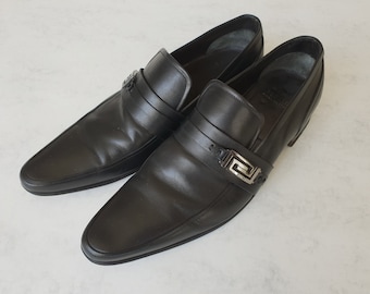 Men Loafers Versace Black Leather Vintage Monogram Shoes Size 41,5 Made in Italy