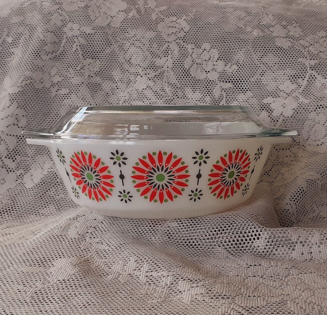 Rare red Iris Medallion JAJ Pyrex Vintage Collectors Item From 1969 JAJ ...