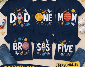 Camisetas familiares a juego con temática espacial para cumpleaños, camisetas personalizadas para fiestas de astronautas, cumpleaños con temática espacial, camiseta de cumpleaños, camiseta familiar personalizada, familia de astronautas