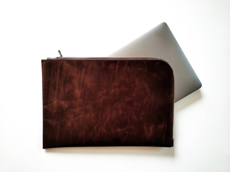 Personalized Full Grain Leather MacBook Air M1 Pro 2020 1316 Sleeve Bag, 2021 14 Brown MacBook Zip Case, Green Luxury Laptop Sleeve image 4