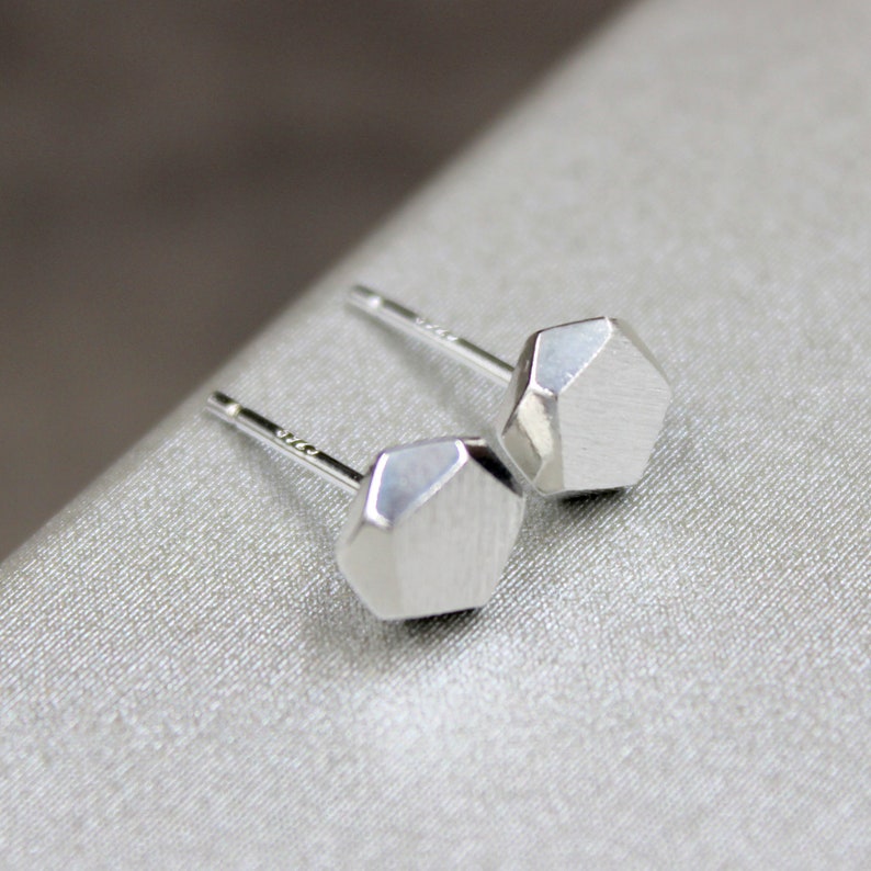 minimalist silver stud earrings