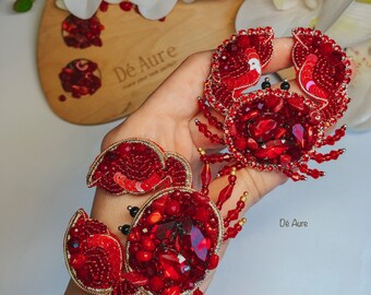 ビーズのカニのブローチ、海のカニのピン、彼女への贈り物、刺繍の金の