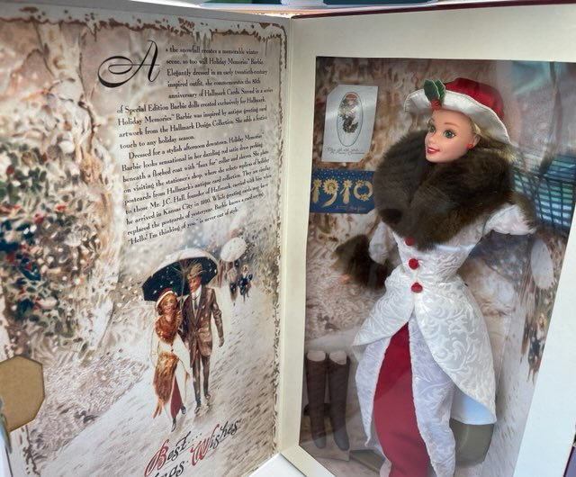 Hallmark Special Edition Holiday Memories Barbie 1995