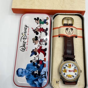 The Disney Store Vintage 1993 Exclusive Winnie The Pooh Watch Tumbling IT DS-136