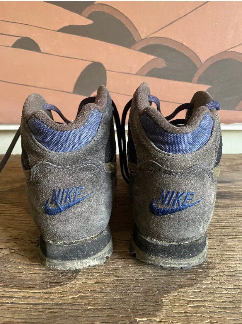 nike caldera hiking boots