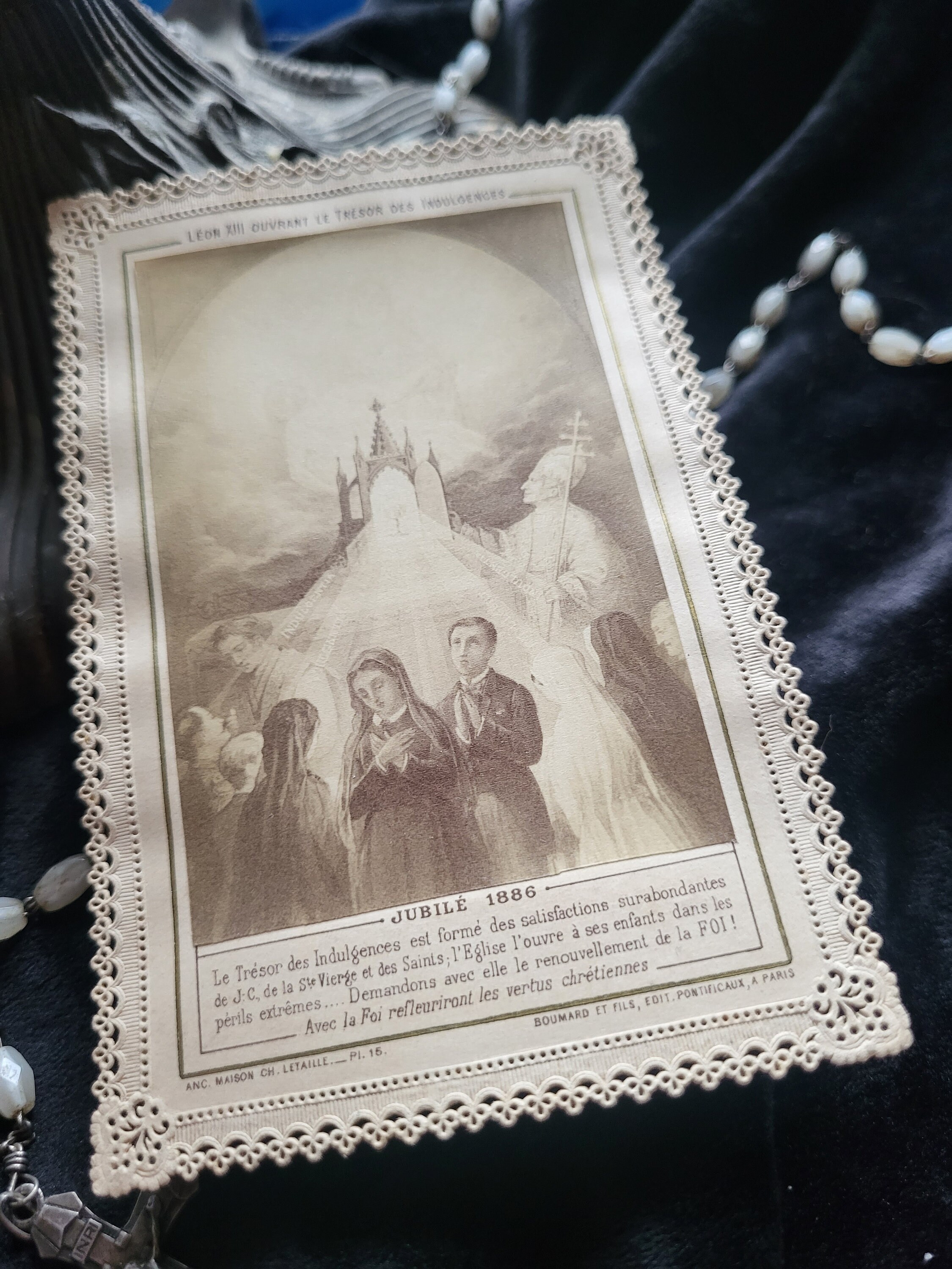 Beautiful French Lace-cut prayer card - Le Tresor des Indulgences