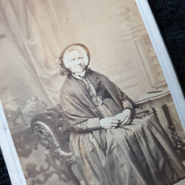 Antique Carte de Visite of an old lady - Strickland gate, UK - CDV