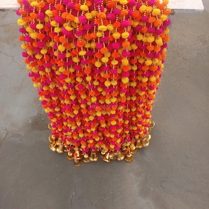100 piezas ENVÍO GRATIS Multicolor Mehani indio Navidad boda fiesta decoración, decoración Mehndi, fondo, pompón, pompón Gota colgantes