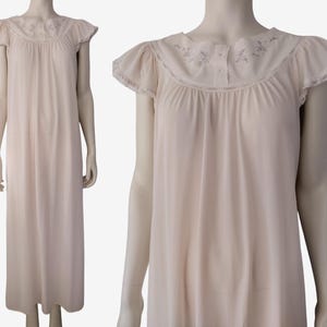 Vintage 1980s Light Pink Nylon Floral Embroidered Maxi Nightgown Size M