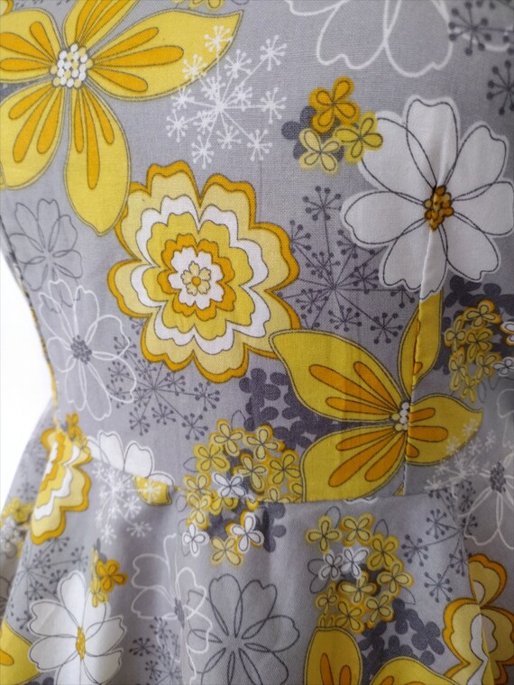 1970s Vintage Homemade Gray Floral Full Circle Su… - image 7