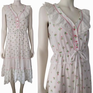 Vintage 1970s White and Pink Floral Print Pullover A Line Midi Prairie Dress Size XS/S